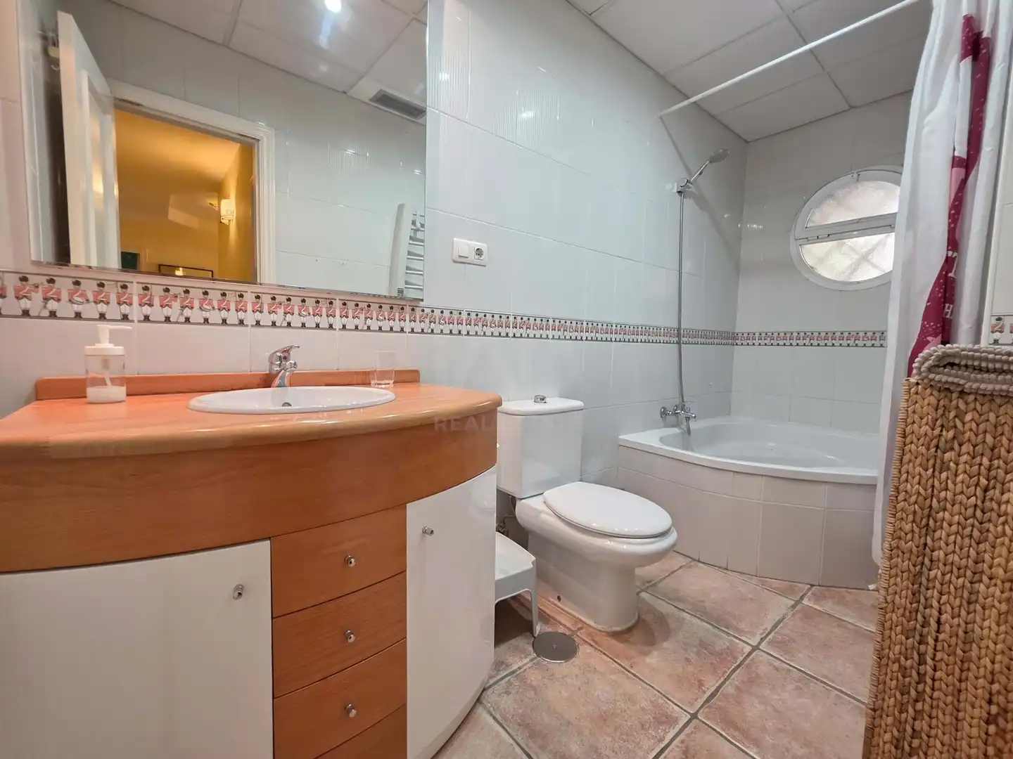 Badezimmer von Dachboden zum Verkauf in Málaga mit Klimaanlage, Heizung und Terrasse