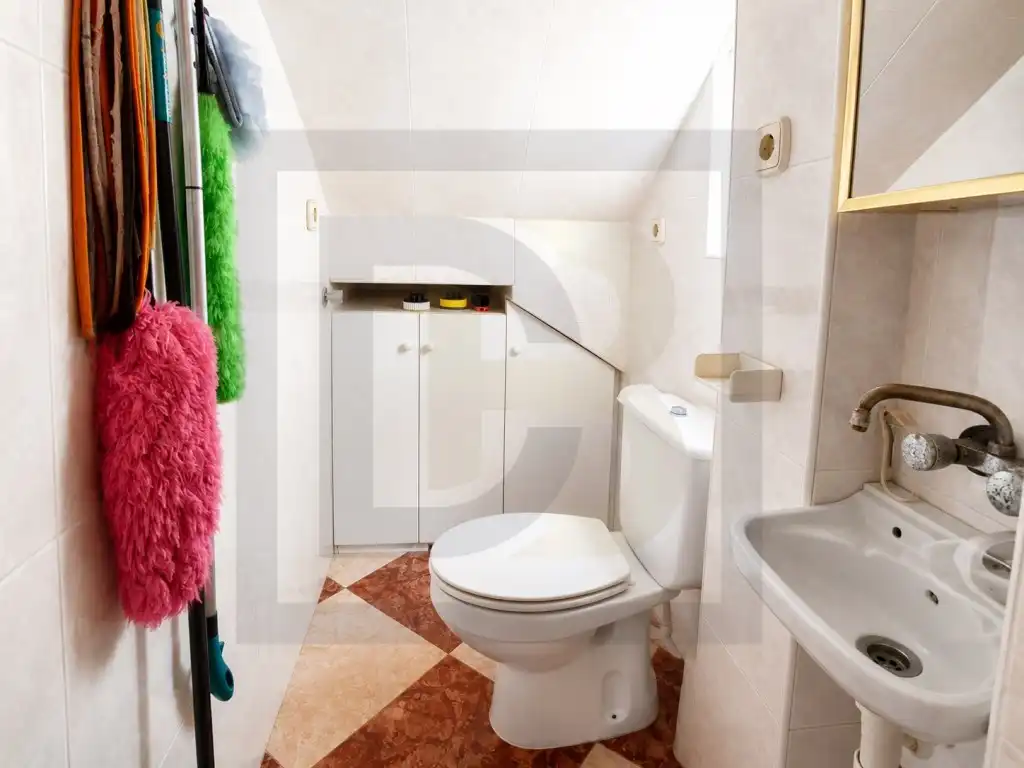 Bany de Casa o xalet en venda en San Miguel de Salinas amb Aire condicionat, Terrassa i Moblat