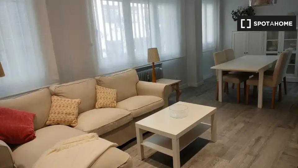 Zimmer in Hispanoamérica - Bernabéu