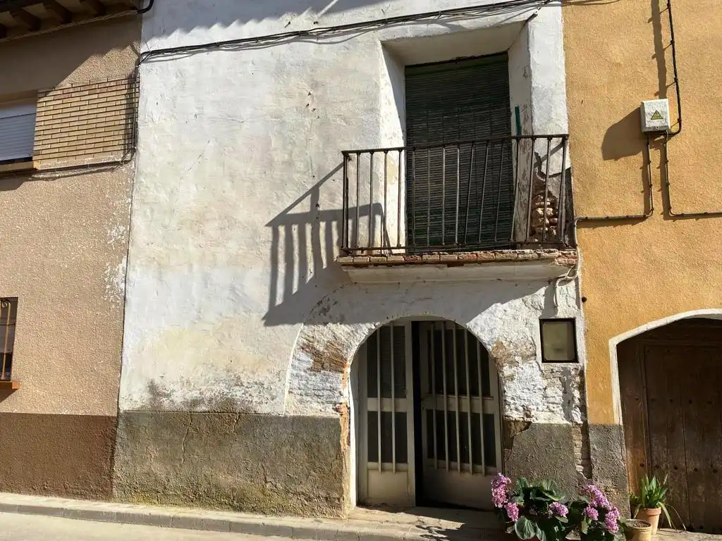 Exterior view of Houses for sale in Barbuñales  with Terrace and Balcony