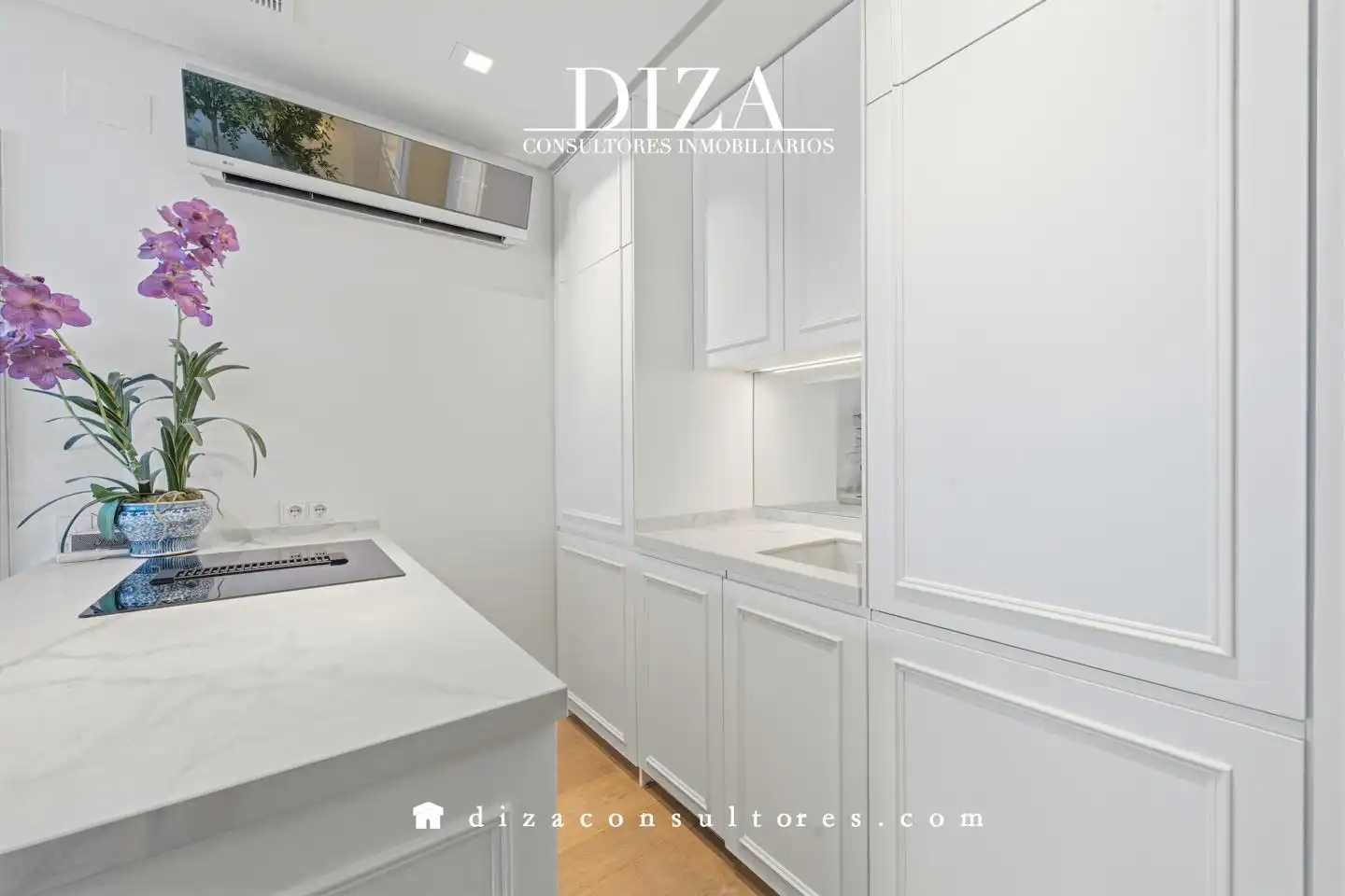Kitchen of Flat for rent in Madrid  with Air Conditioner, Heating and Furnished