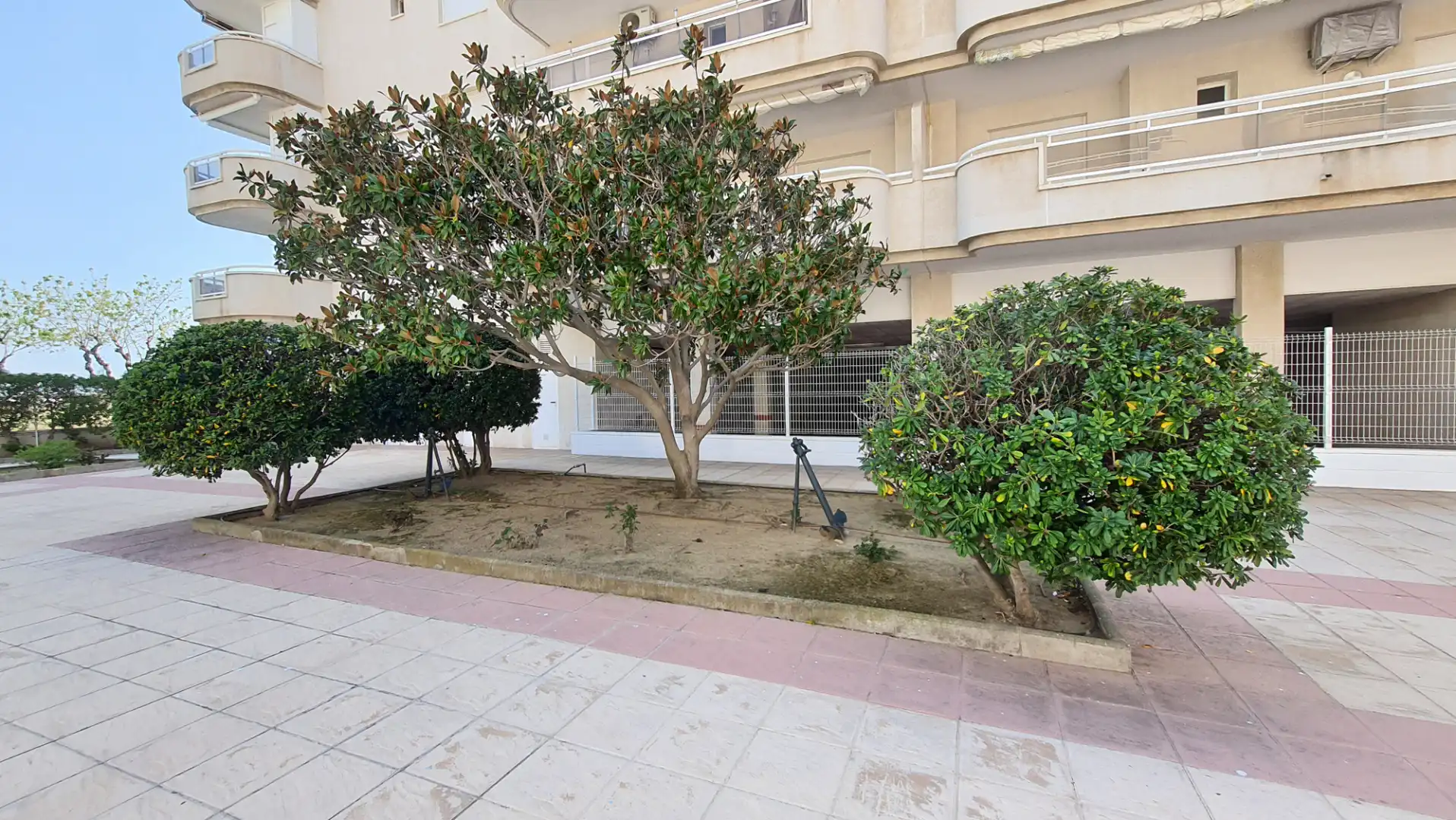Vista exterior de Apartament en venda en Vila-seca amb Terrassa i Piscina comunitària