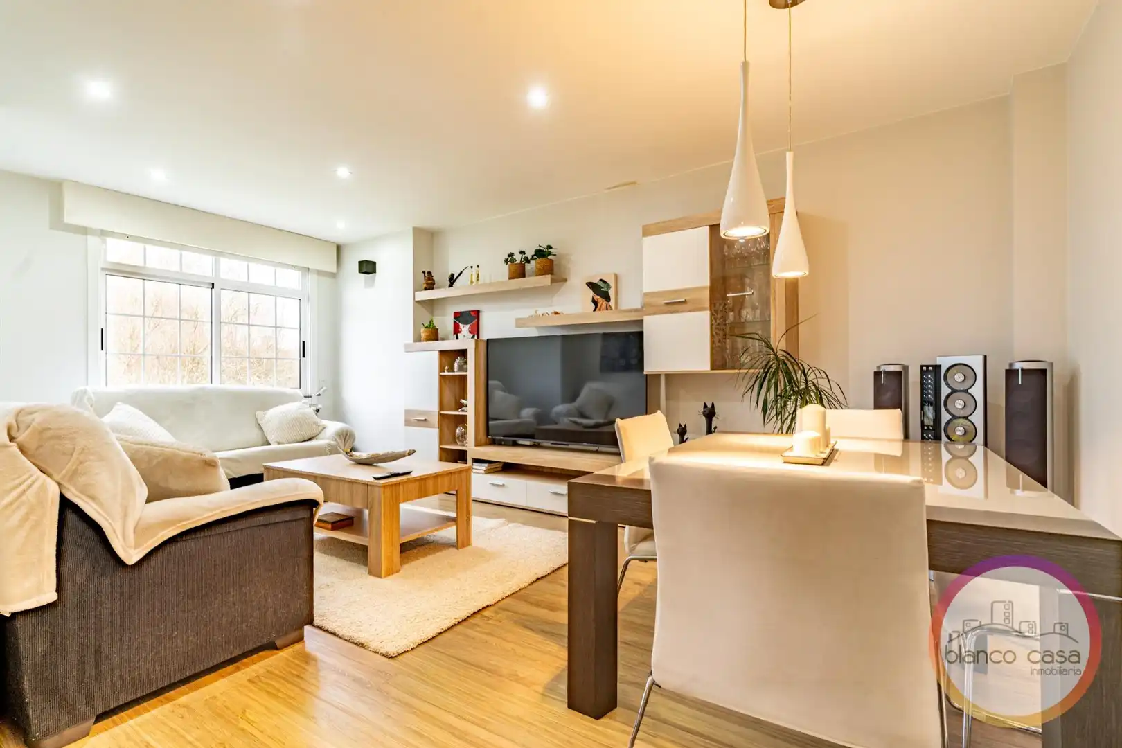 Sala de estar de Casa o chalet en venta en Carballo con Calefacción, Jardín privado y Trastero