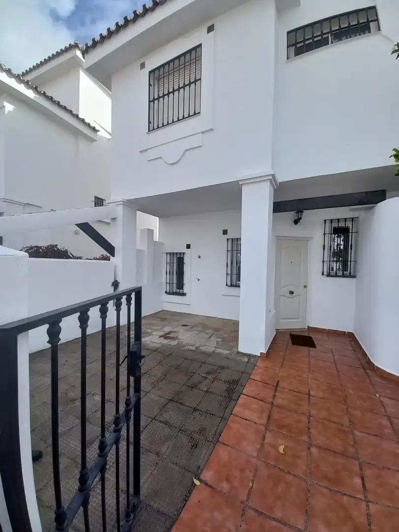 Adossat en venda a Nueva Andalucía, imagen 3