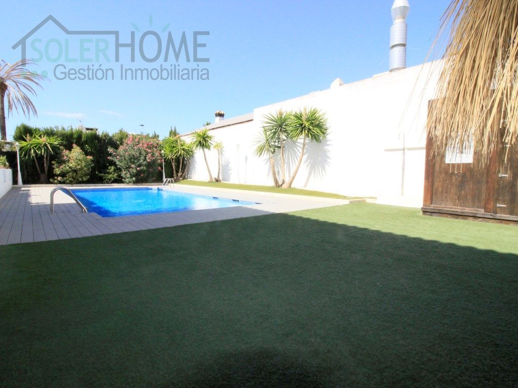 Swimming pool of Duplex for sale in Marbella