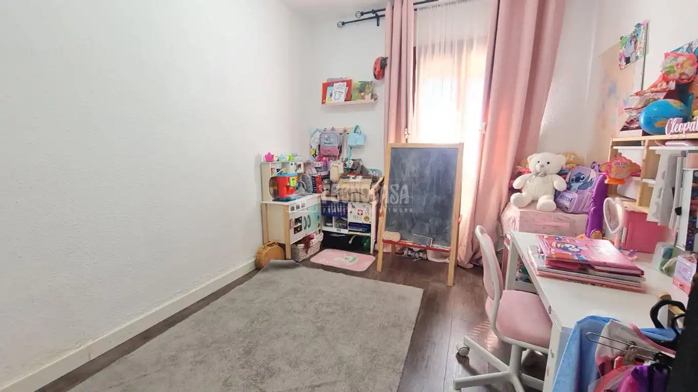 Bedroom of Flat for sale in Zaragoza  with Heating and Parquet flooring