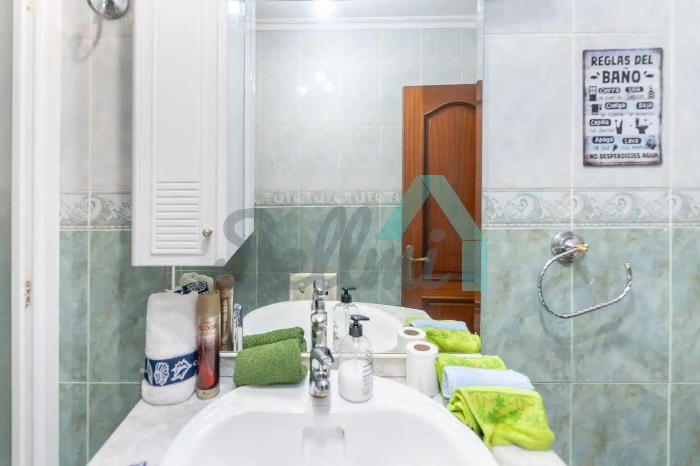 Bathroom of Flat for rent in Avilés  with Terrace and Furnished