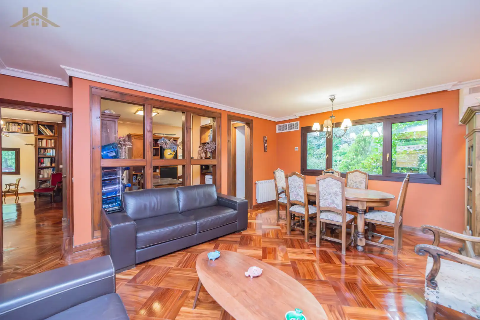 Sala de estar de Casa o chalet en venta en Boadilla del Monte con Aire acondicionado, Calefacción y Jardín privado