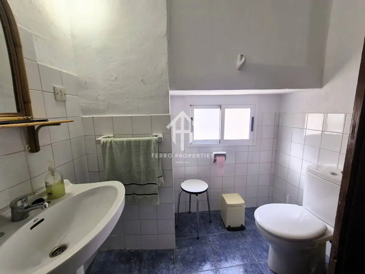 Badezimmer von Haus oder Chalet zum Verkauf in Loja mit Klimaanlage, Terrasse und Möbliert