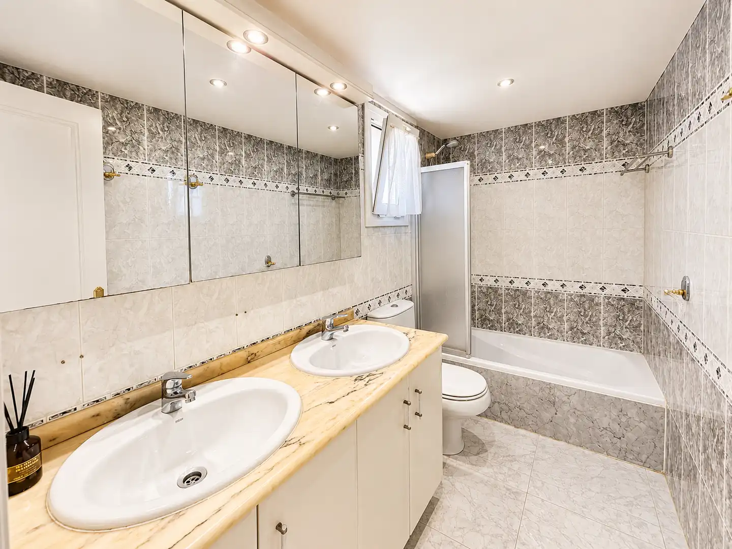Bany de Casa o xalet en venda en San Bartolomé de Tirajana amb Aire condicionat, Jardí privat i Terrassa