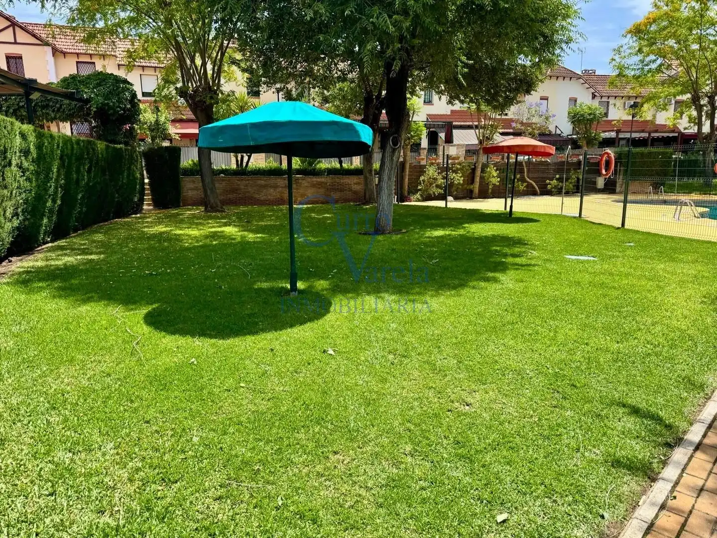 Piso en venta en Dos Hermanas con Aire acondicionado, Calefacción y Jardín privado