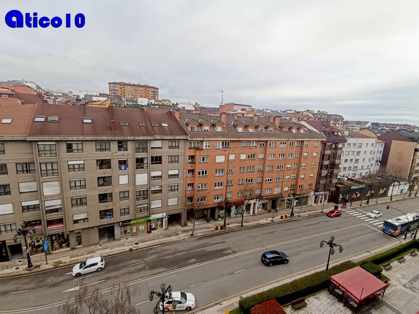 Vista exterior de Piso en venta en Oviedo  con Calefacción, Parquet y Terraza
