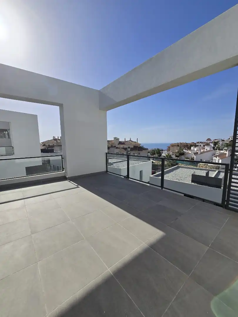 Terraza de Casa adosada en venta en Mijas con Aire acondicionado, Jardín privado y Piscina comunitaria