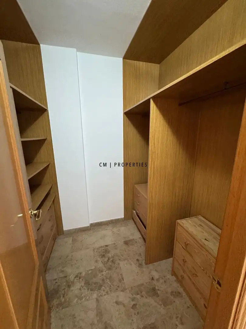 Wohnung zur Miete in Valencia mit Klimaanlage, Heizung und Terrasse