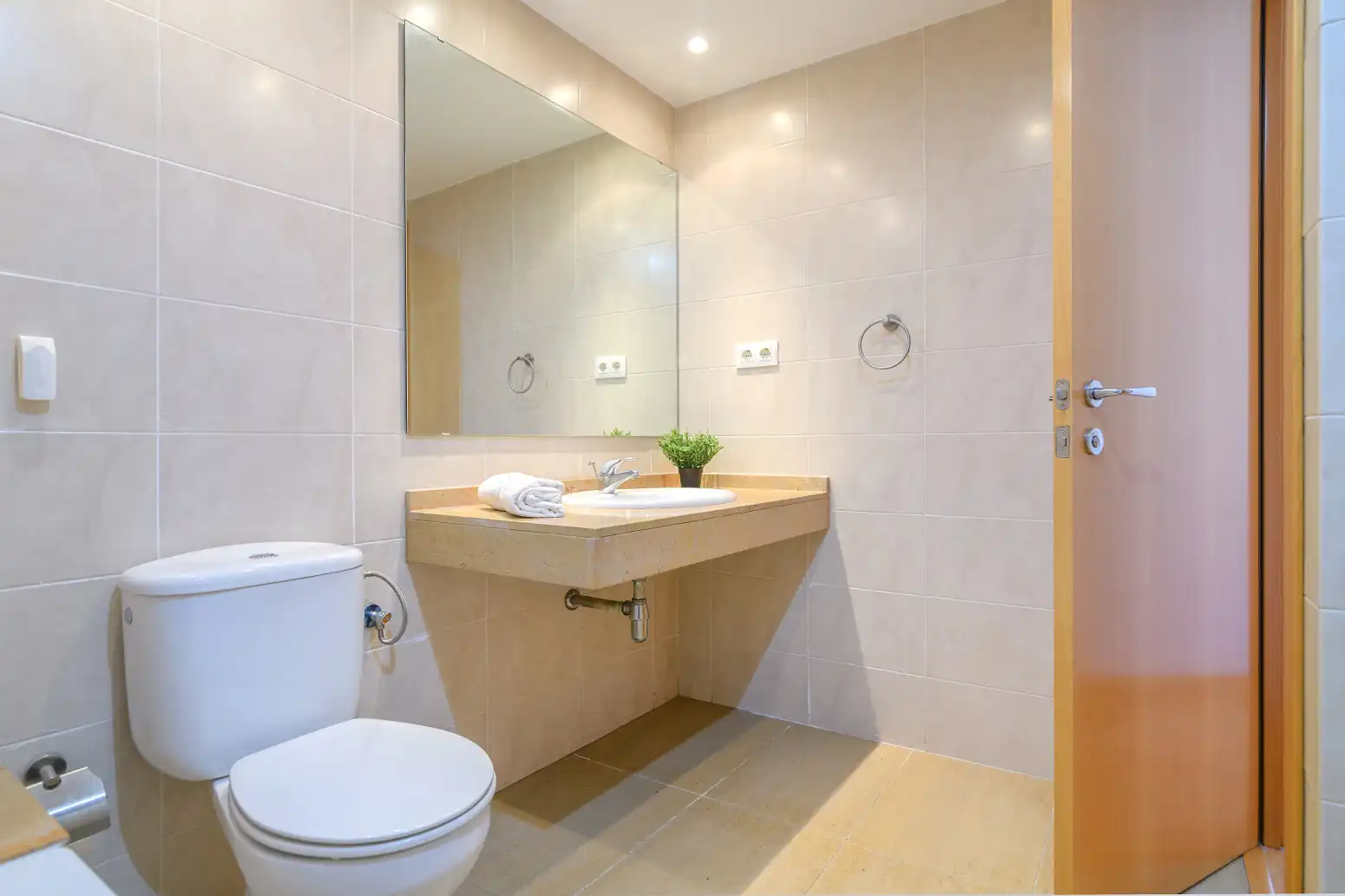 Baño de Piso en venta en Viladecans con Calefacción, Jardín privado y Parquet