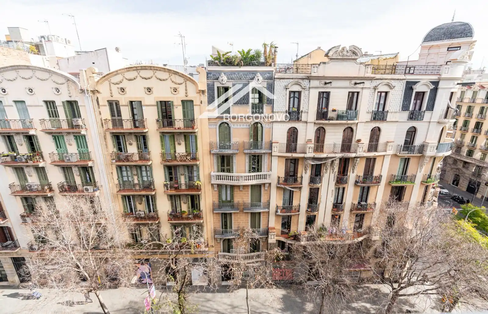Außenansicht von Wohnung zum Verkauf in Barcelona mit Klimaanlage und Heizung