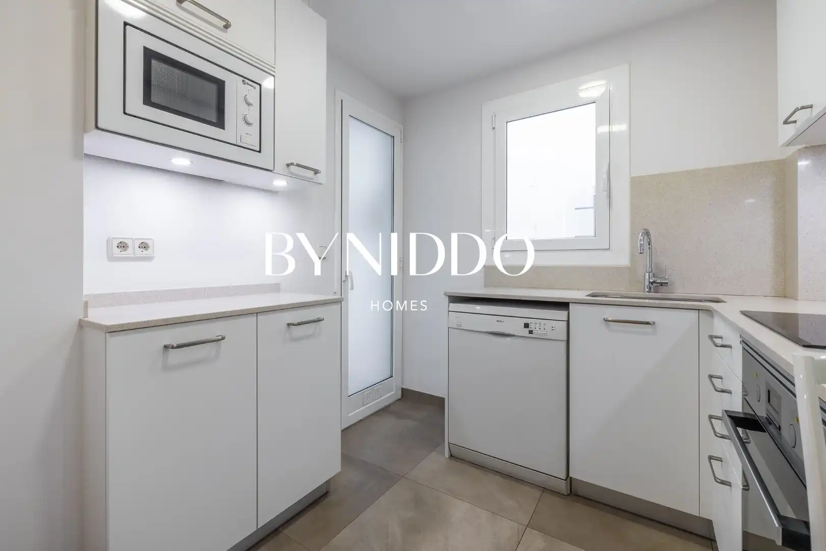 Kitchen of Flat for sale in Sant Cugat del Vallès  with Air Conditioner, Heating and Parquet flooring