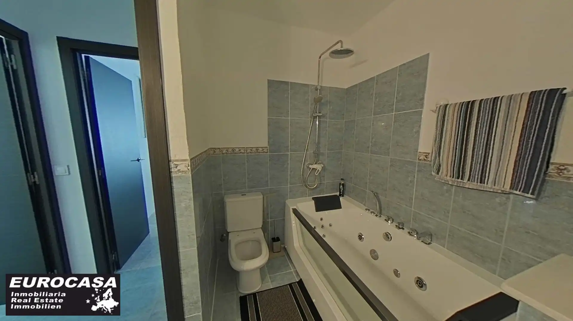 Badezimmer von Haus oder Chalet zum Verkauf in La Nucia mit Privatgarten, Terrasse und Abstellraum