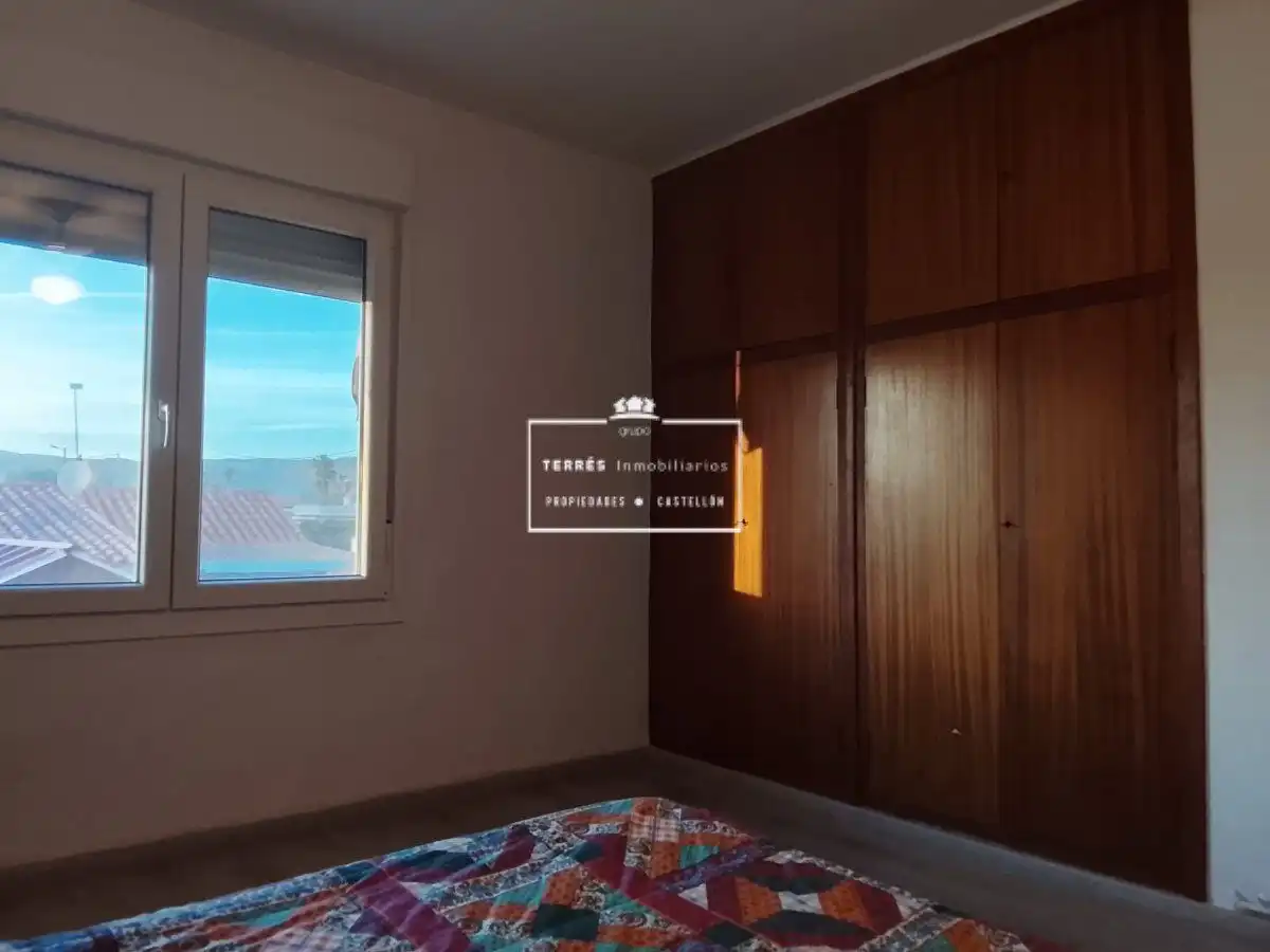 Dormitori de Casa o xalet en venda en Castellón de la Plana / Castelló de la Plana amb Calefacció, Terrassa i Moblat