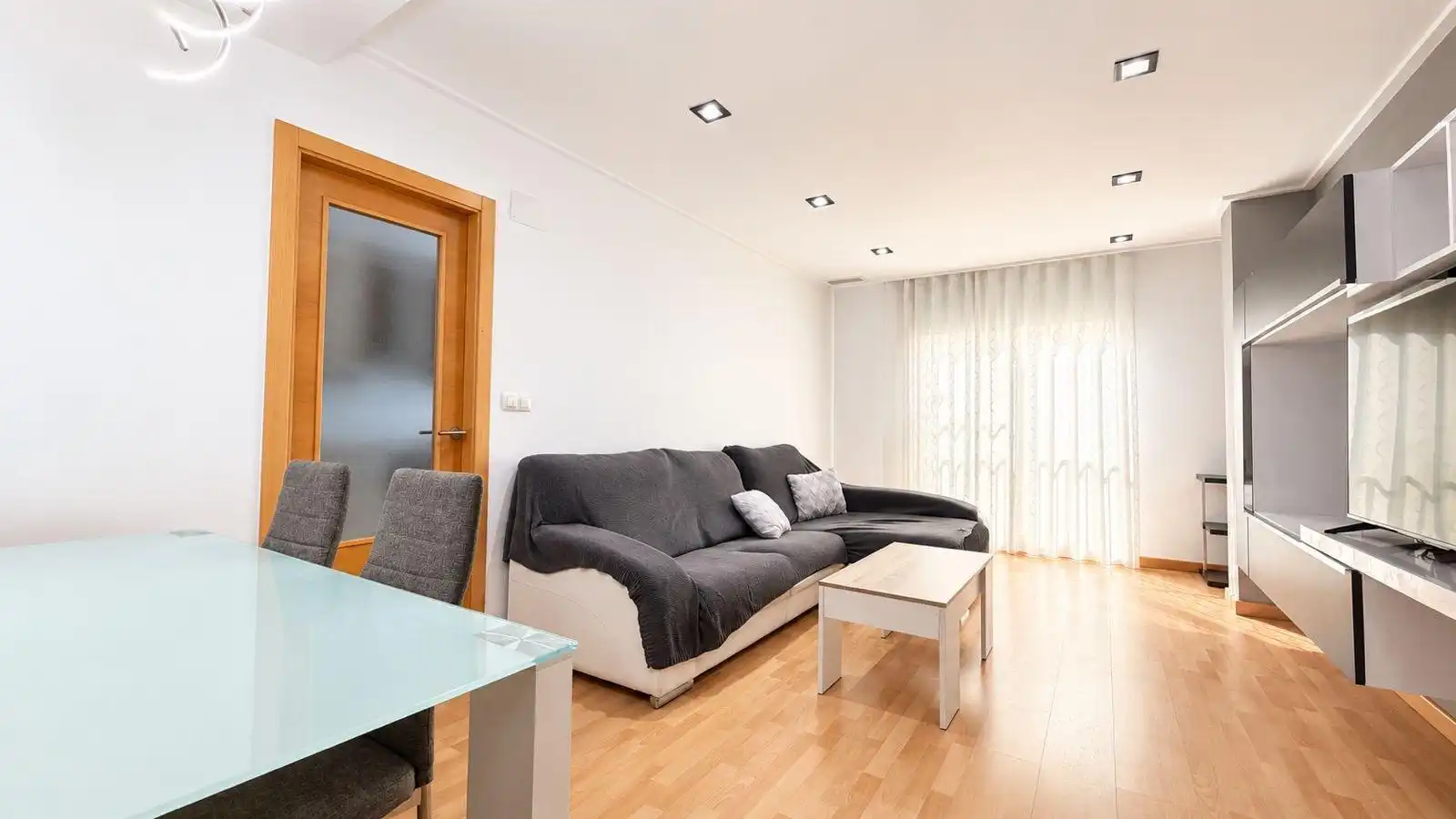 Living room of Flat for sale in Elche / Elx  with Air Conditioner, Parquet flooring and Furnished