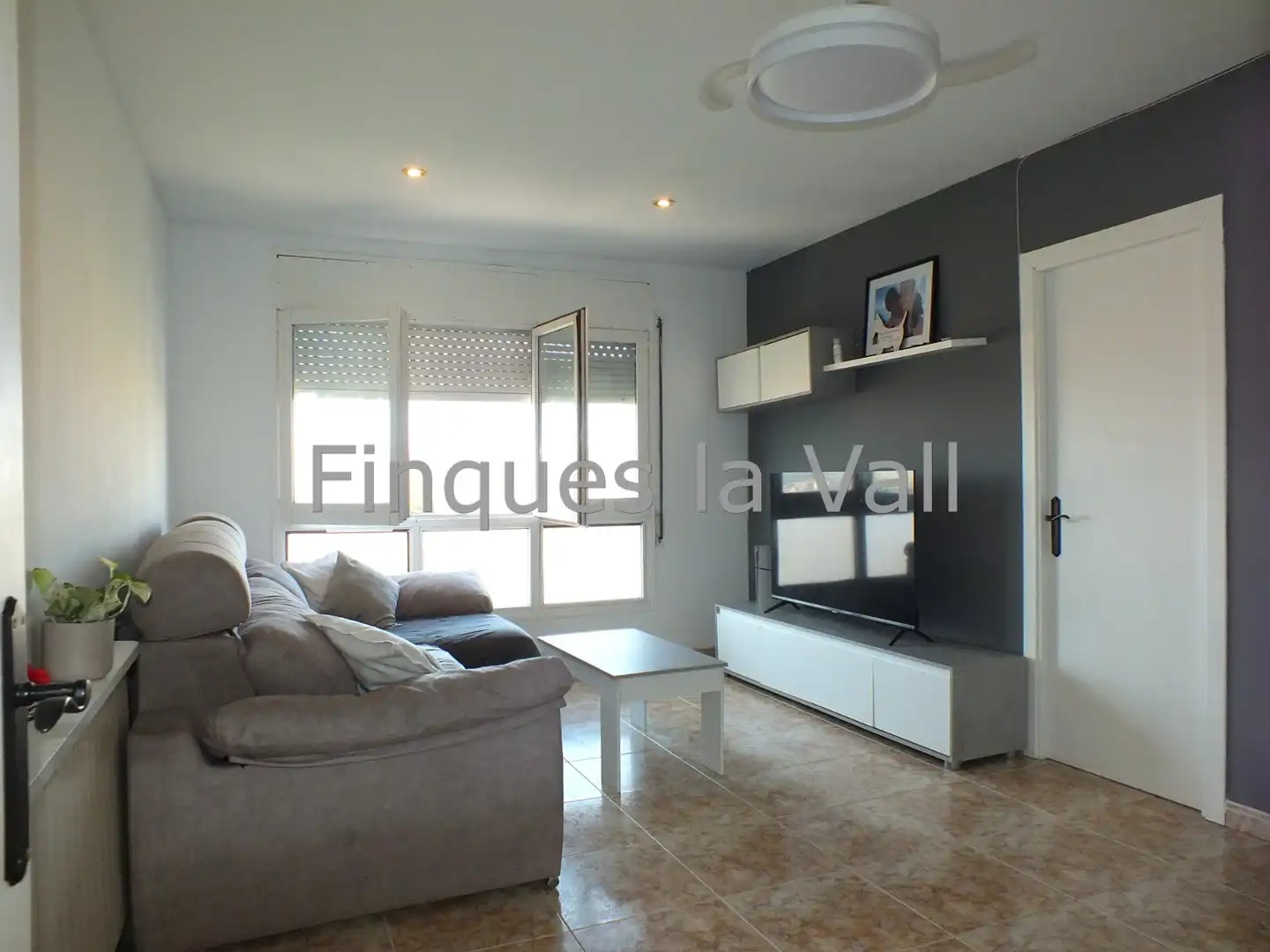 Sala de estar de Piso en venta en Santa Eugènia de Berga con Calefacción y Horno