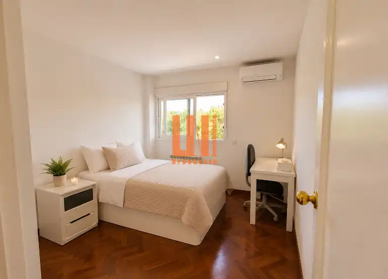 Habitación de Piso en venta en Madrid con Calefacción, Terraza y Piscina comunitaria