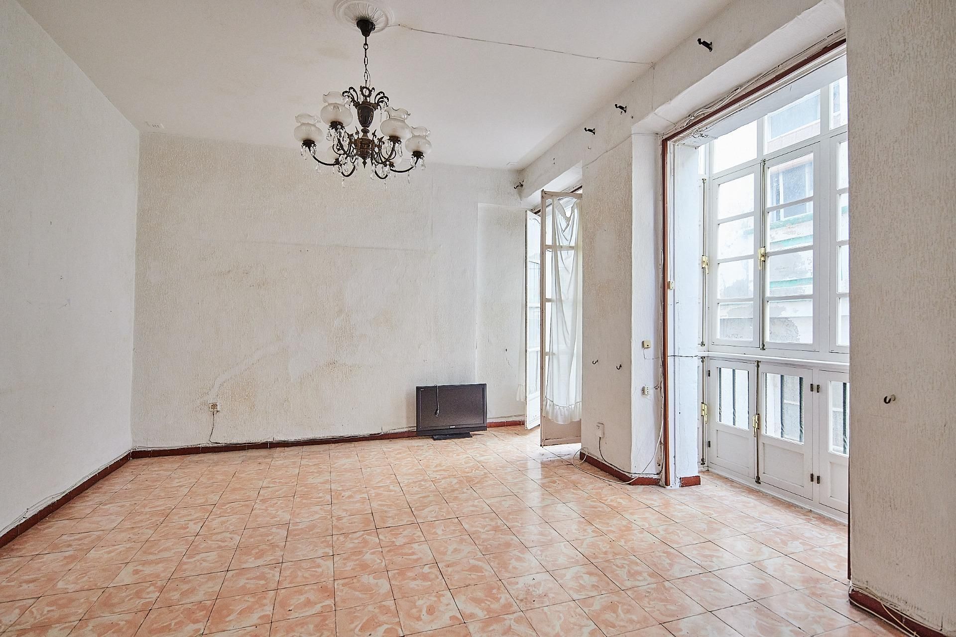 Sala de estar de Piso en venta en  Cádiz Capital con Balcón