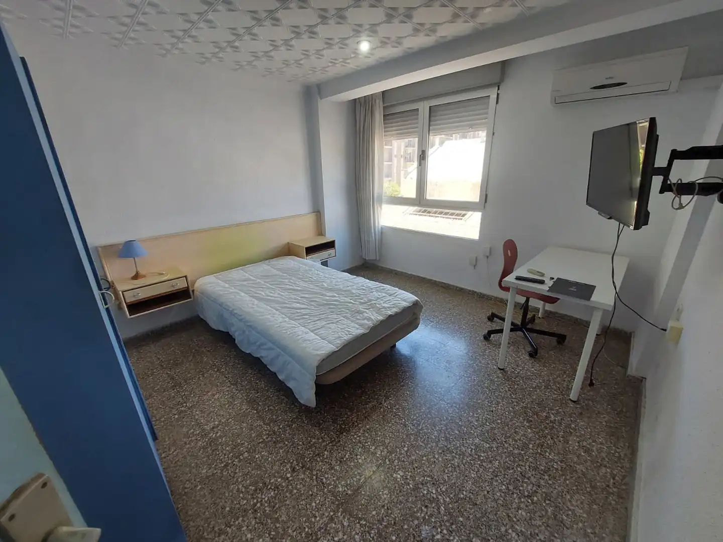 Bedroom of Flat for sale in Valencia  with Air Conditioner, Terrace and Furnished