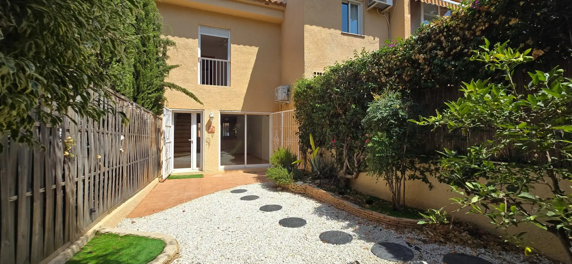 Jardín de Casa adosada en venta en L'Alfàs del Pi con Aire acondicionado, Jardín privado y Piscina