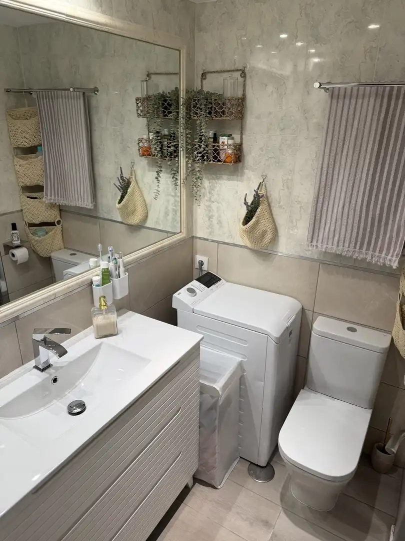 Baño de Piso en venta en  Madrid Capital con Aire acondicionado y Piscina