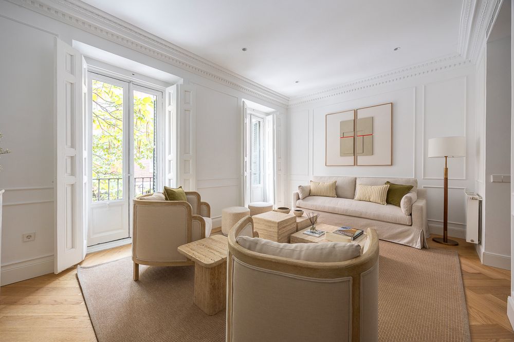 Living room of Flat for sale in  Madrid Capital  with Air Conditioner, Heating and Parquet flooring