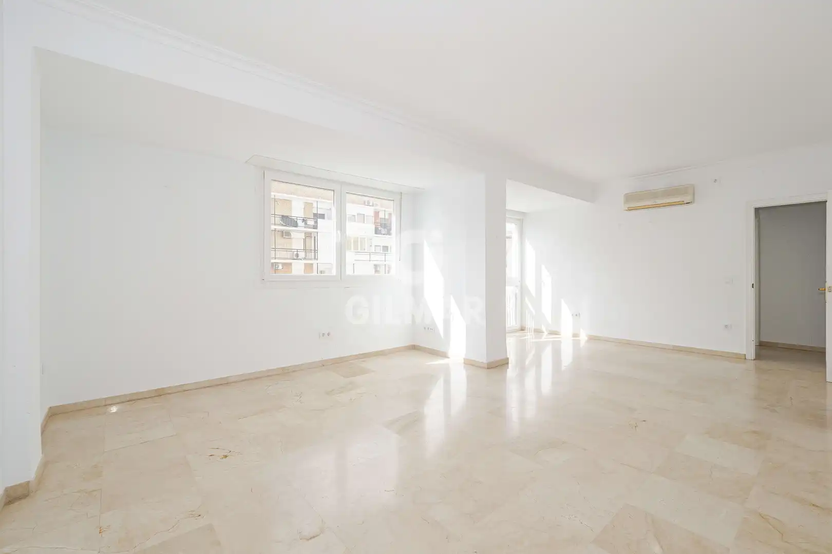 Sala de estar de Piso en venta en Sevilla con Calefacción