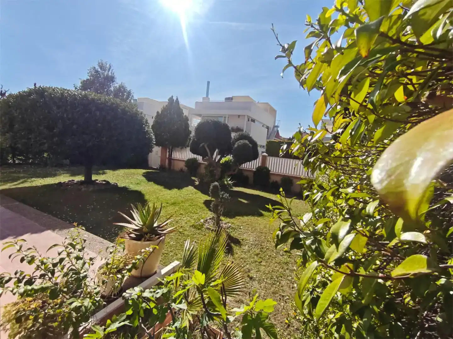 Jardí de Casa o xalet en venda en  Zaragoza Capital amb Aire condicionat, Piscina i Balcó