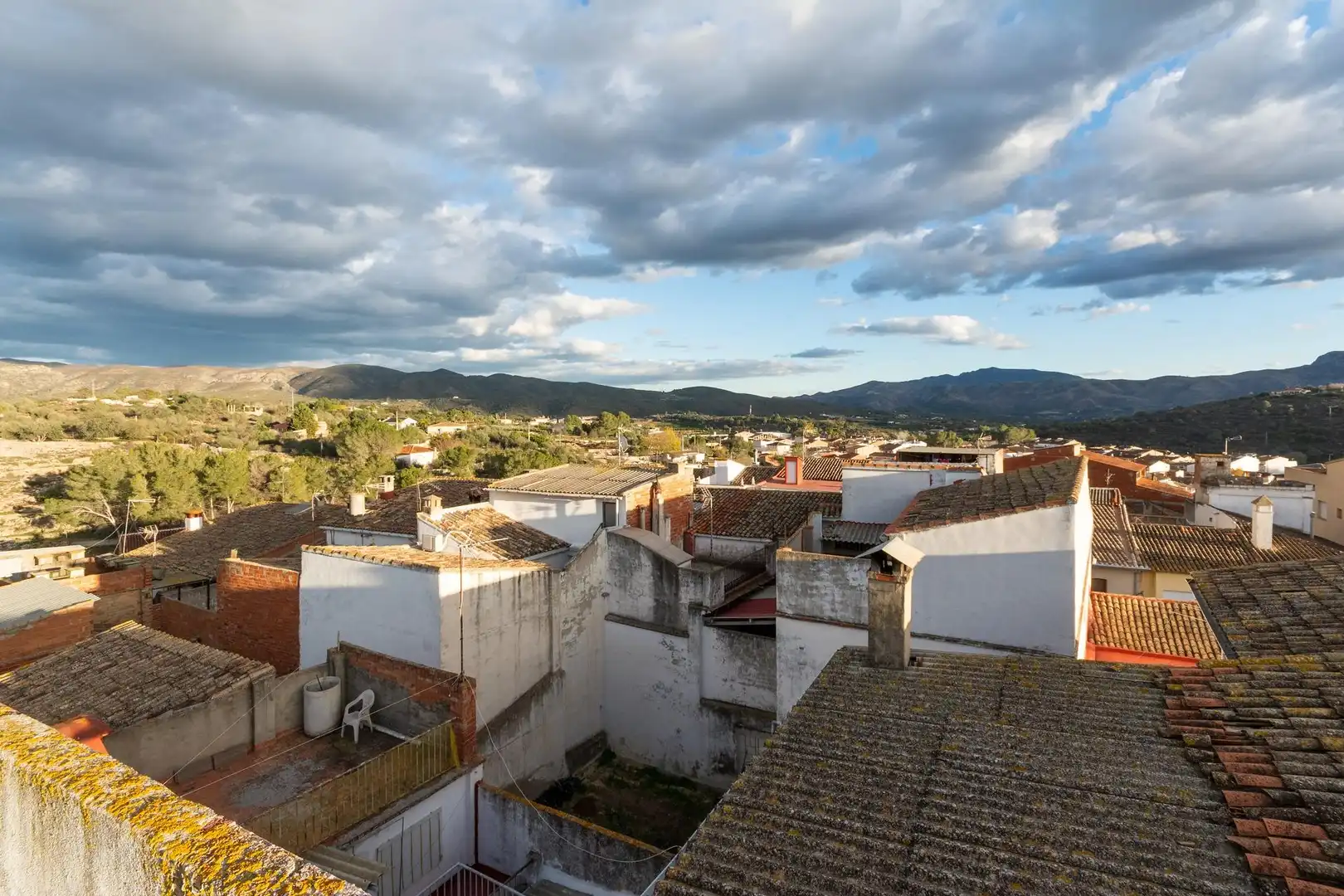 Vista exterior de Casa o chalet en venta en Llutxent con Aire acondicionado, Terraza y Amueblado