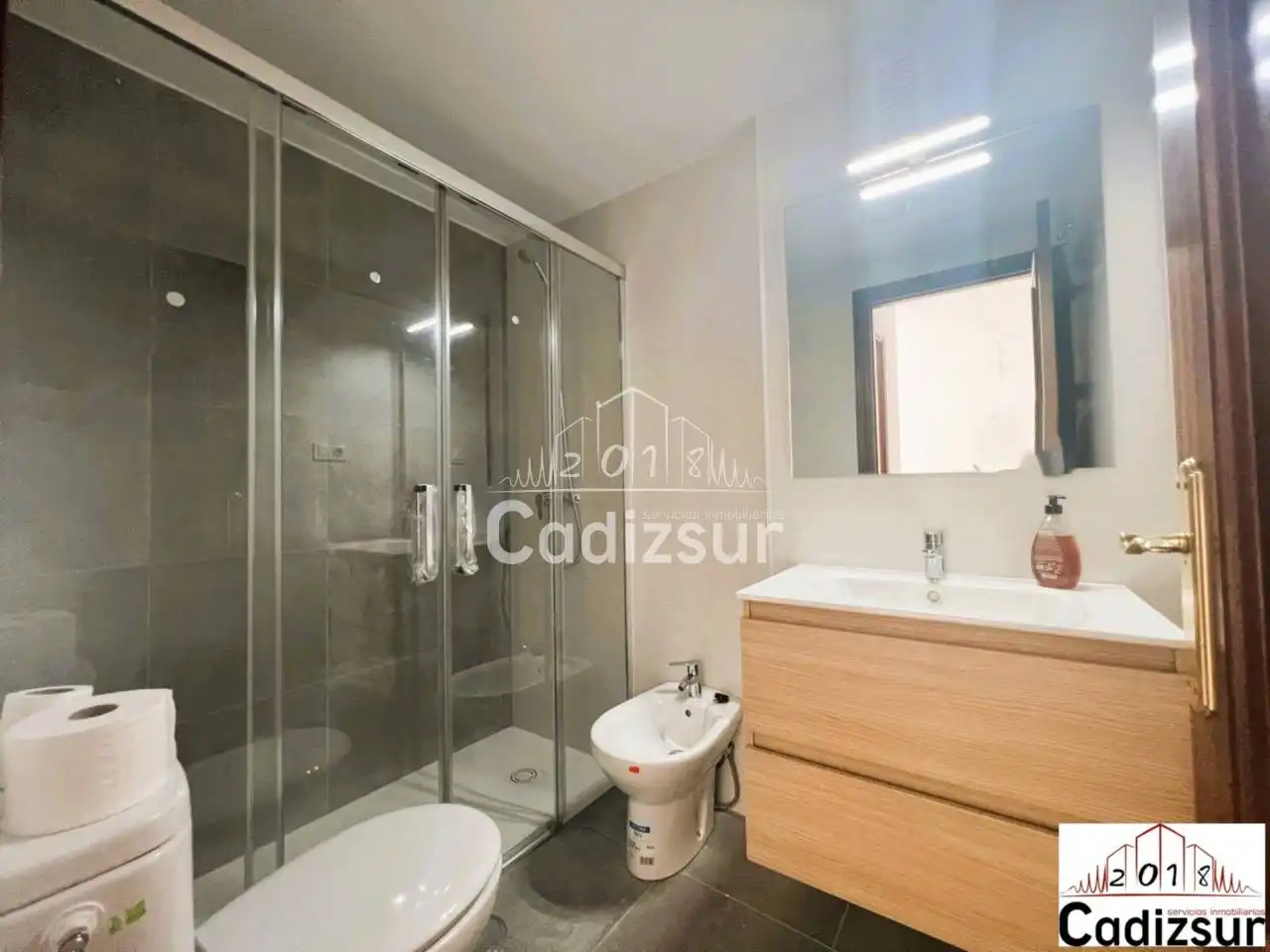 Baño de Piso en venta en Cádiz