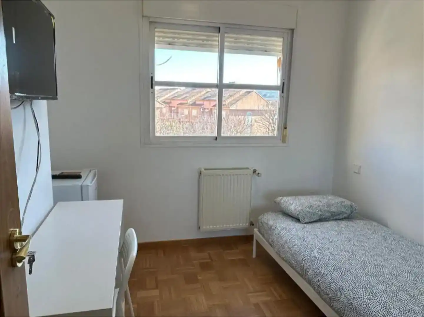 Dormitori de Pis per a compartir en Villalbilla amb Aire condicionat, Jardí privat i Parquet