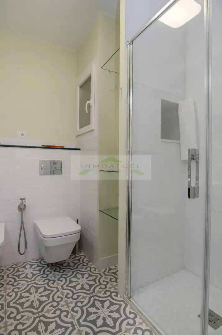 Badezimmer von Wohnung zum Verkauf in A Coruña Capital  mit Heizung, Ofen und Waschmaschine