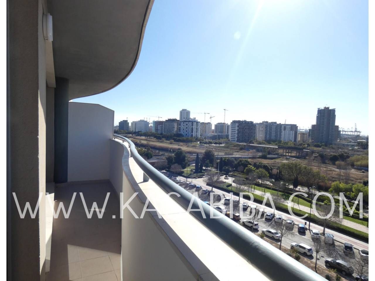 Terrassa de Pis de lloguer en  Valencia Capital amb Aire condicionat, Calefacció i Moblat