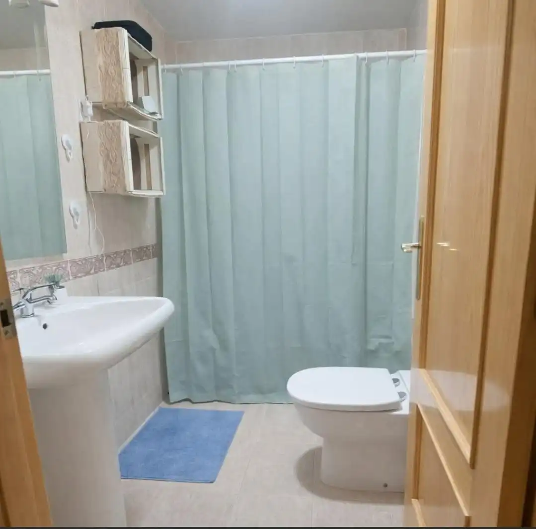 Baño de Piso en venta en Martos con Aire acondicionado, Trastero y Piscina comunitaria