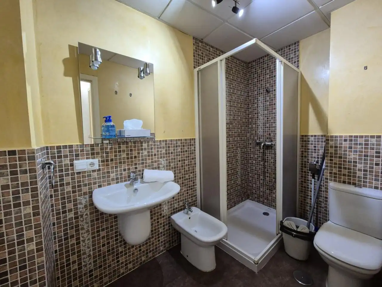 Baño de Piso en venta en Sevilla con Amueblado
