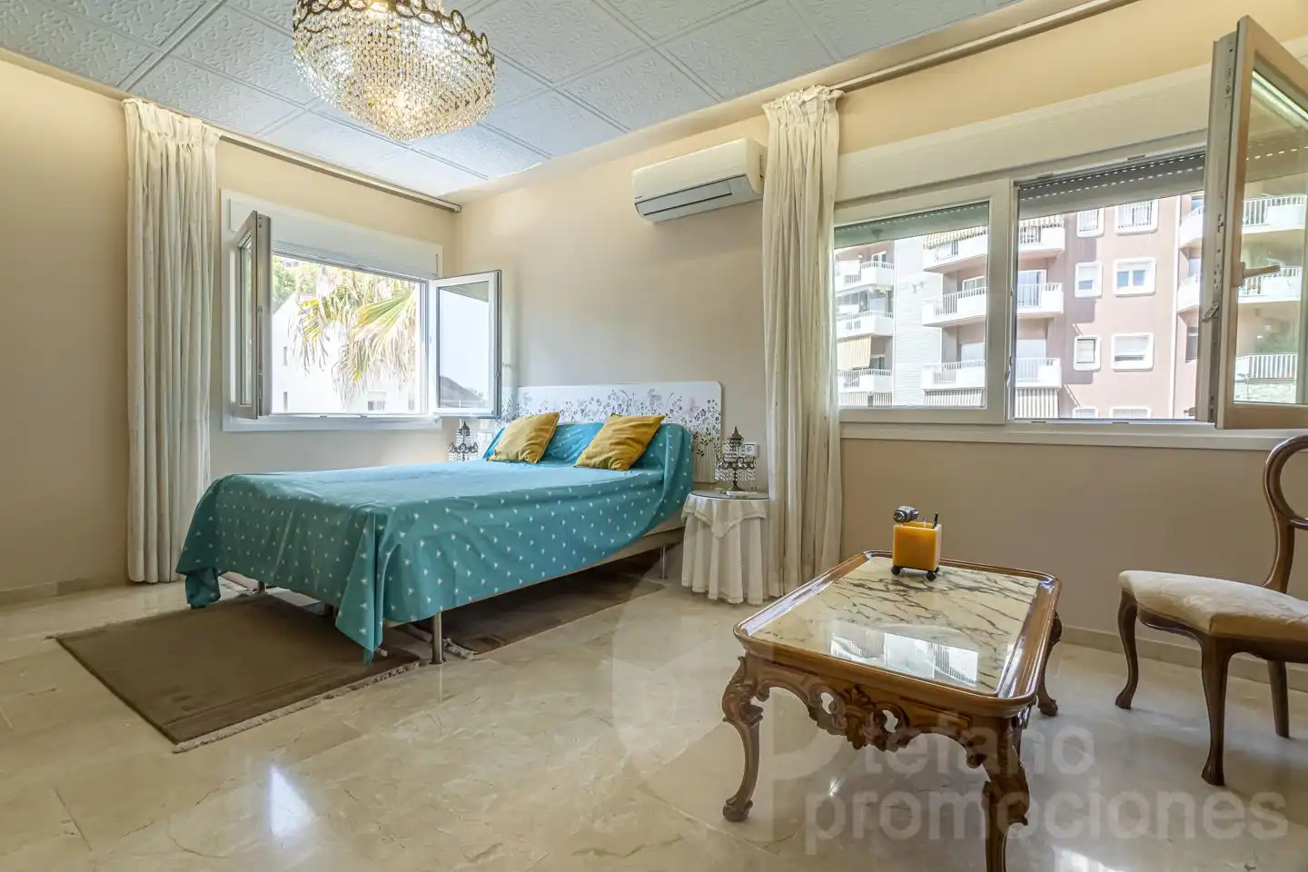 Schlafzimmer von Haus oder Chalet zum Verkauf in Málaga mit Klimaanlage, Privatgarten und Terrasse