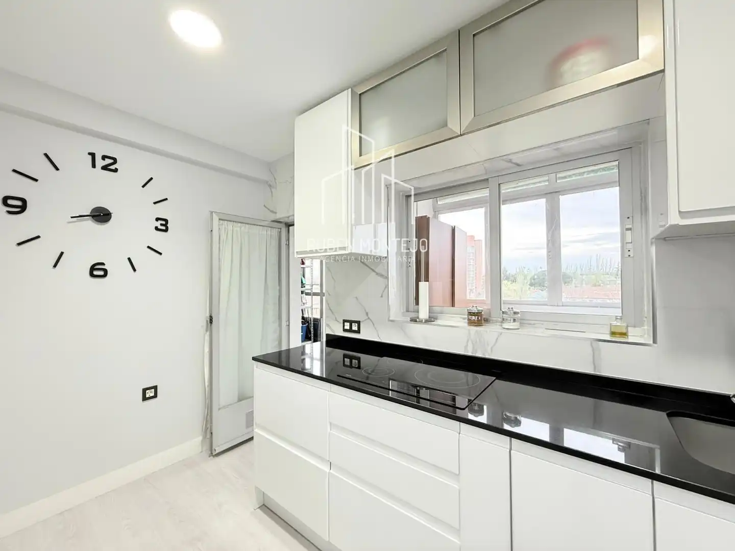Kitchen of Flat for rent in Salamanca  with Heating, Terrace and Furnished