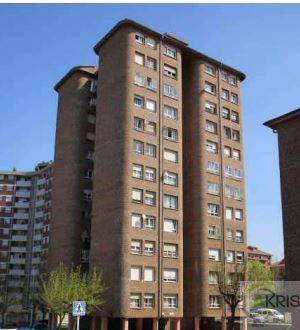 Piso en Venta en María Blanchard en Alisal - San Román