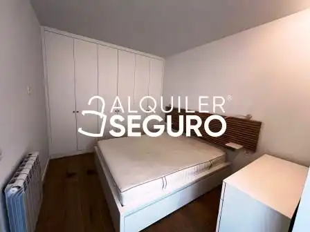 Habitación de Piso de alquiler en Vitoria - Gasteiz con Calefacción y Amueblado
