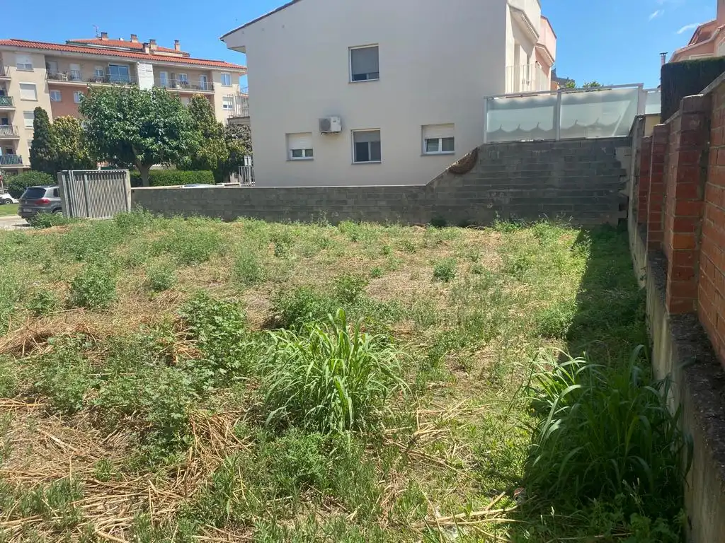 Terreny residencial en venda a Carrer del Compositor Joaquim Serra 2