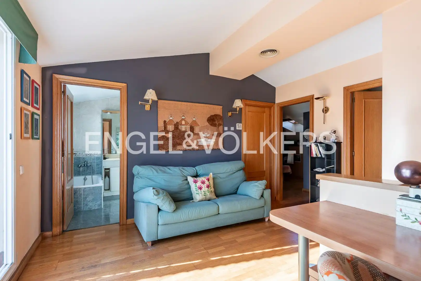 Sala de estar de Ático en venta en Sant Joan Despí con Aire acondicionado, Calefacción y Parquet