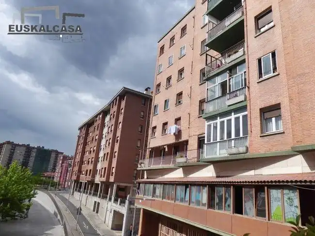 Vista exterior de Piso en venta en Bilbao  con Terraza