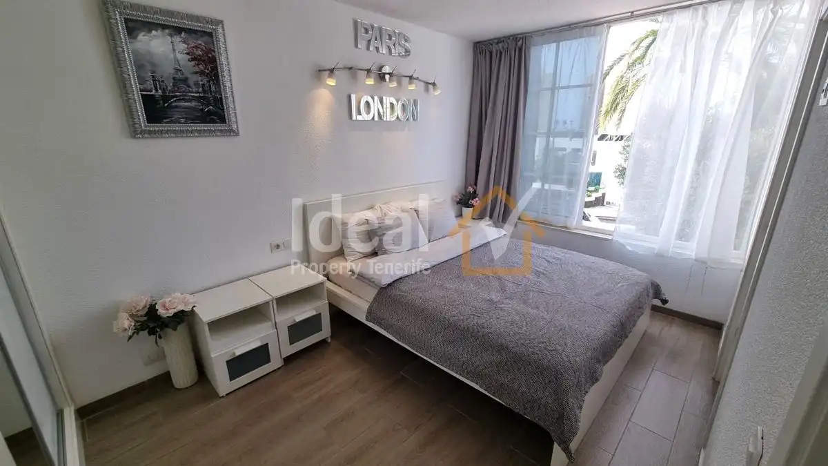 Dormitori de Casa adosada en venda en Adeje amb Jardí privat, Terrassa i Piscina comunitària