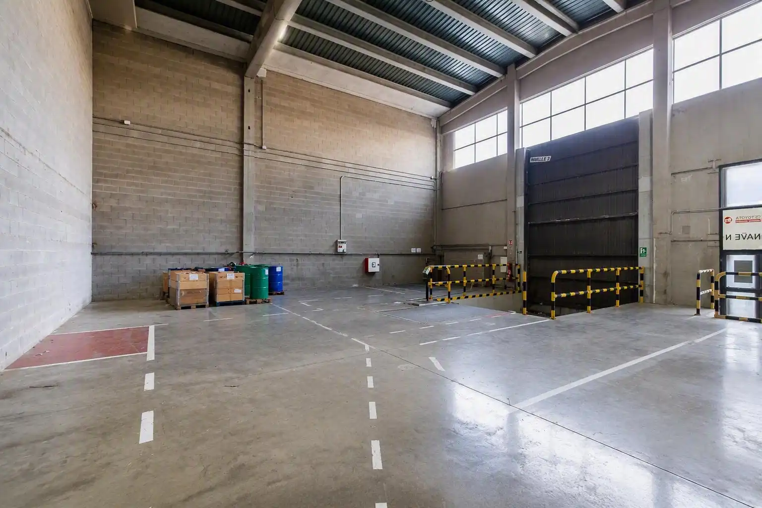 Nau industrial de lloguer a Carrer del Montsià 38, imagen 4