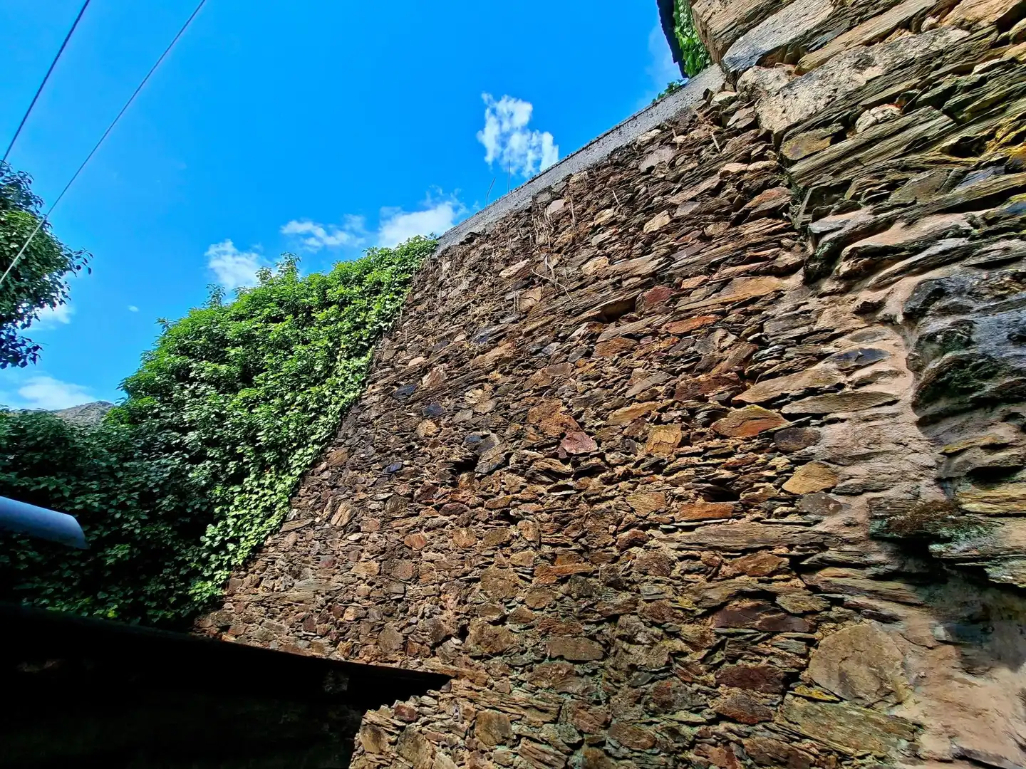 Vista exterior de Finca rústica en venda en Borrenes amb Terrassa i Balcó